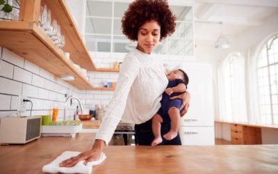 Tarefas domésticas: mulheres dedicam quase o dobro de tempo que os homens, aponta IBGE